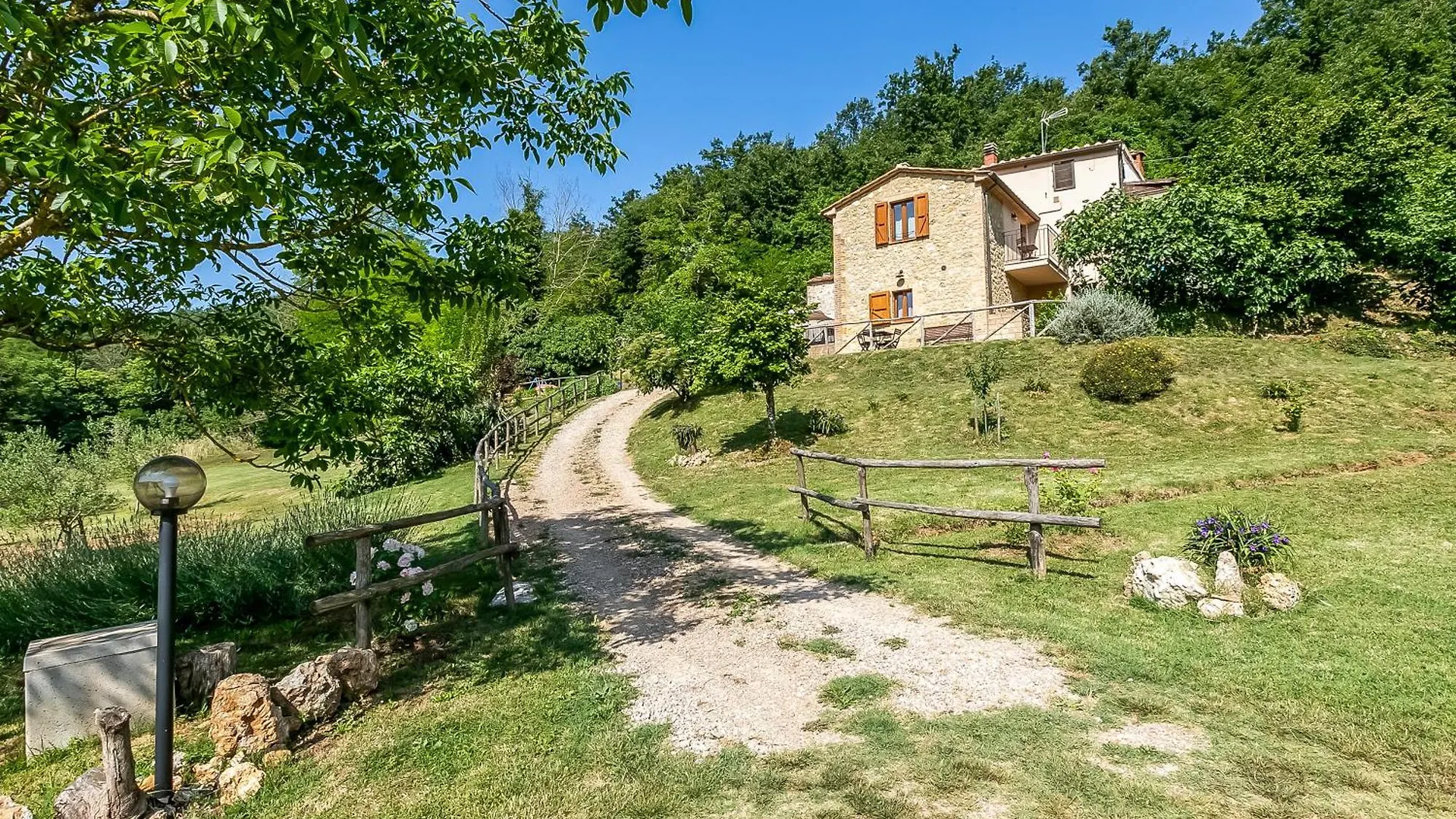 Podere Del Ciacchi Among Tuscany Greenery - Happy Rentals Montieri