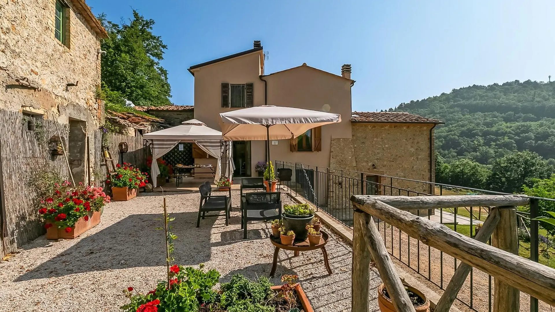 Podere Del Ciacchi Among Tuscany Greenery - Happy Rentals Montieri Apartamento